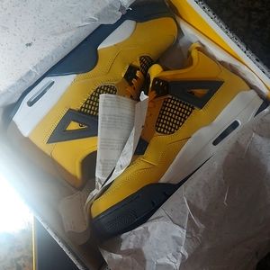 Jordan 4 retro